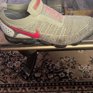 Nike air vapormax pro olive green